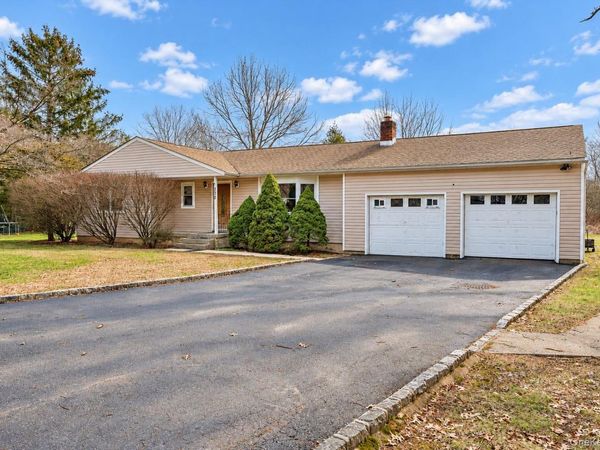 270 Old Commack Road, Kings Park, NY 11754