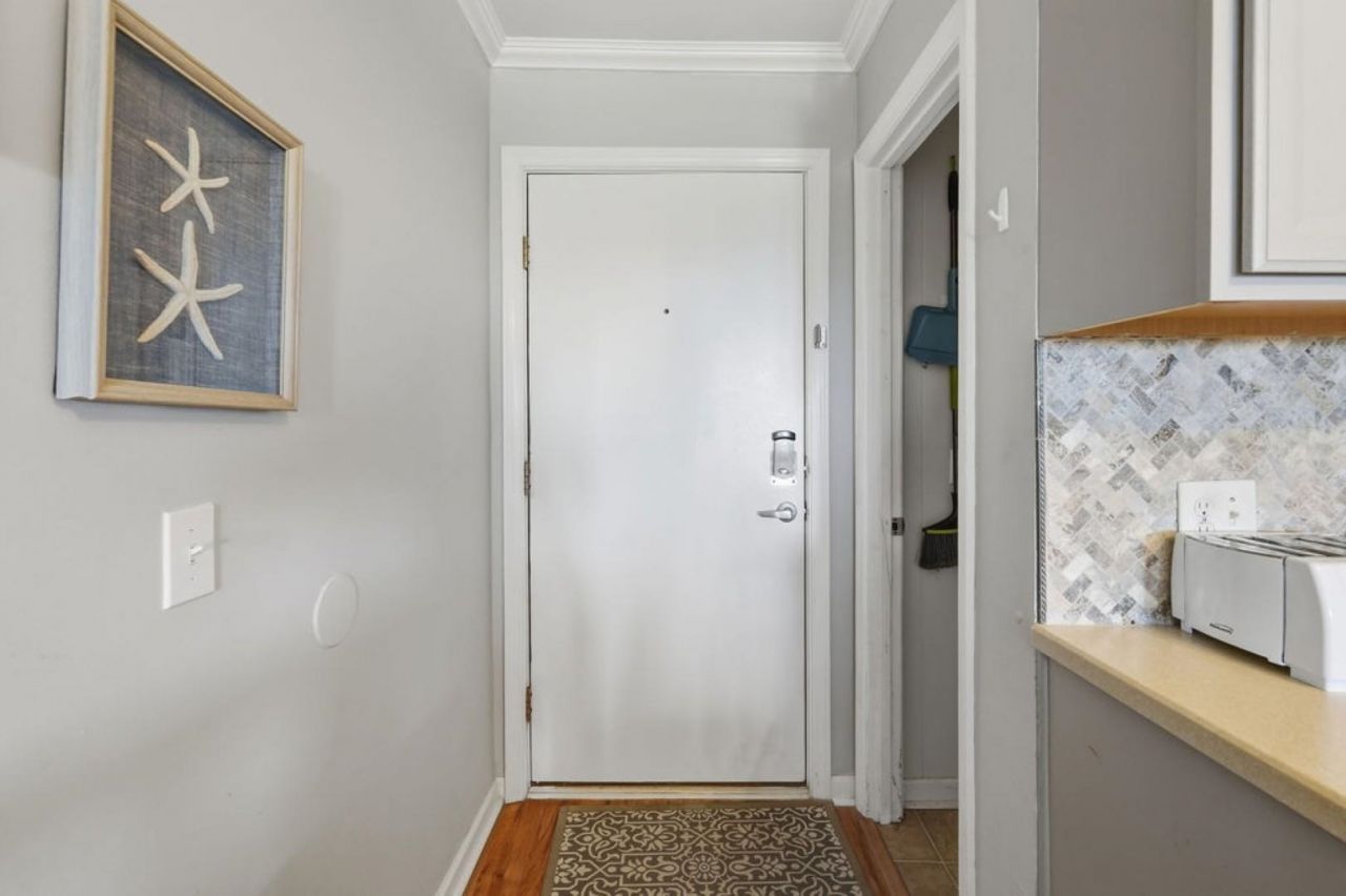 9670 Shore Dr. Photo 16