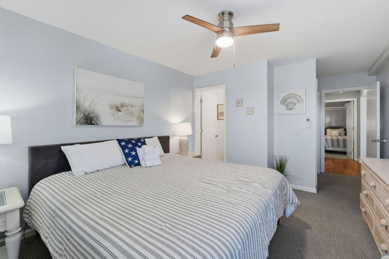 9670 Shore Dr. Photo 17