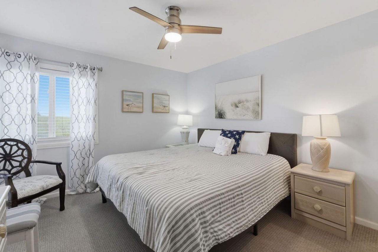 9670 Shore Dr. Photo 18