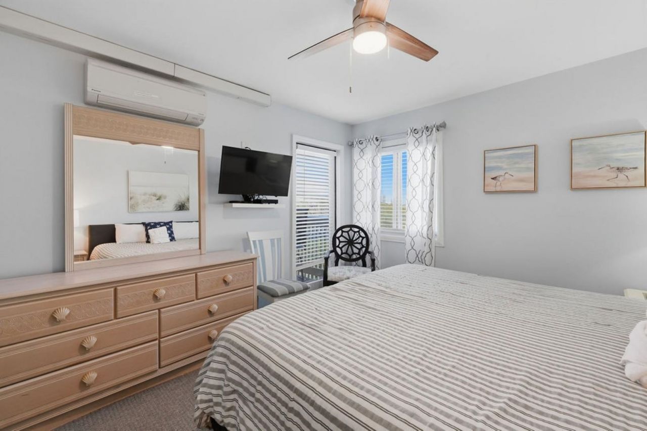 9670 Shore Dr. Photo 20