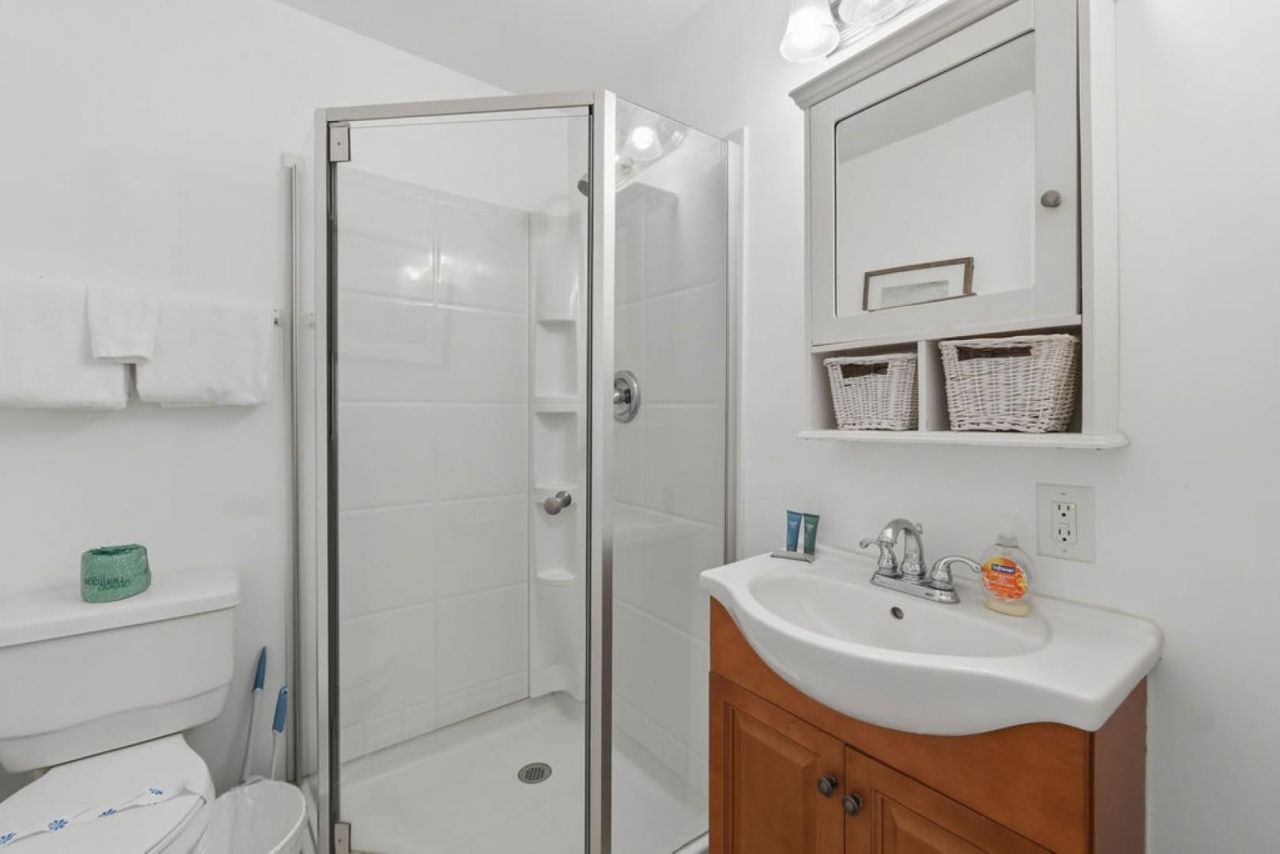 9670 Shore Dr. Photo 21