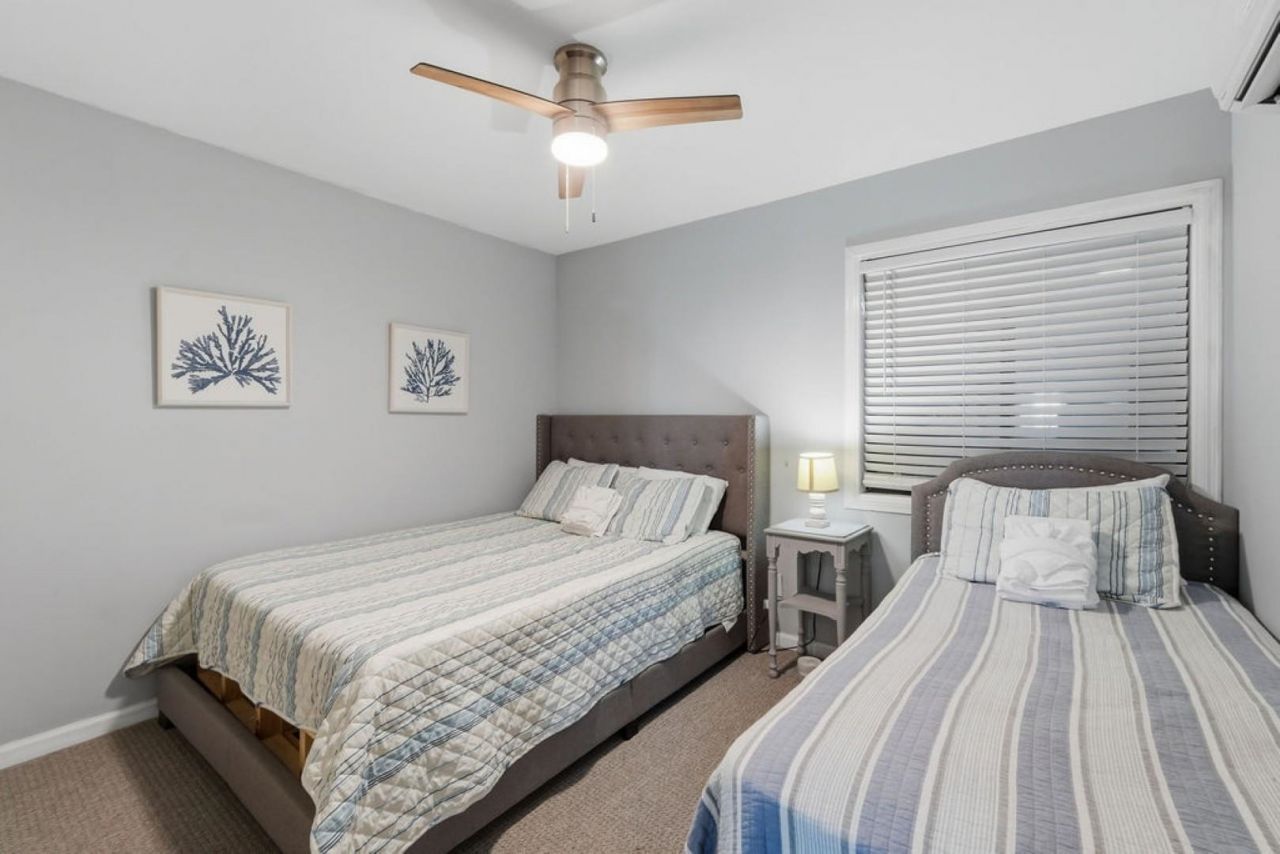 9670 Shore Dr. Photo 22
