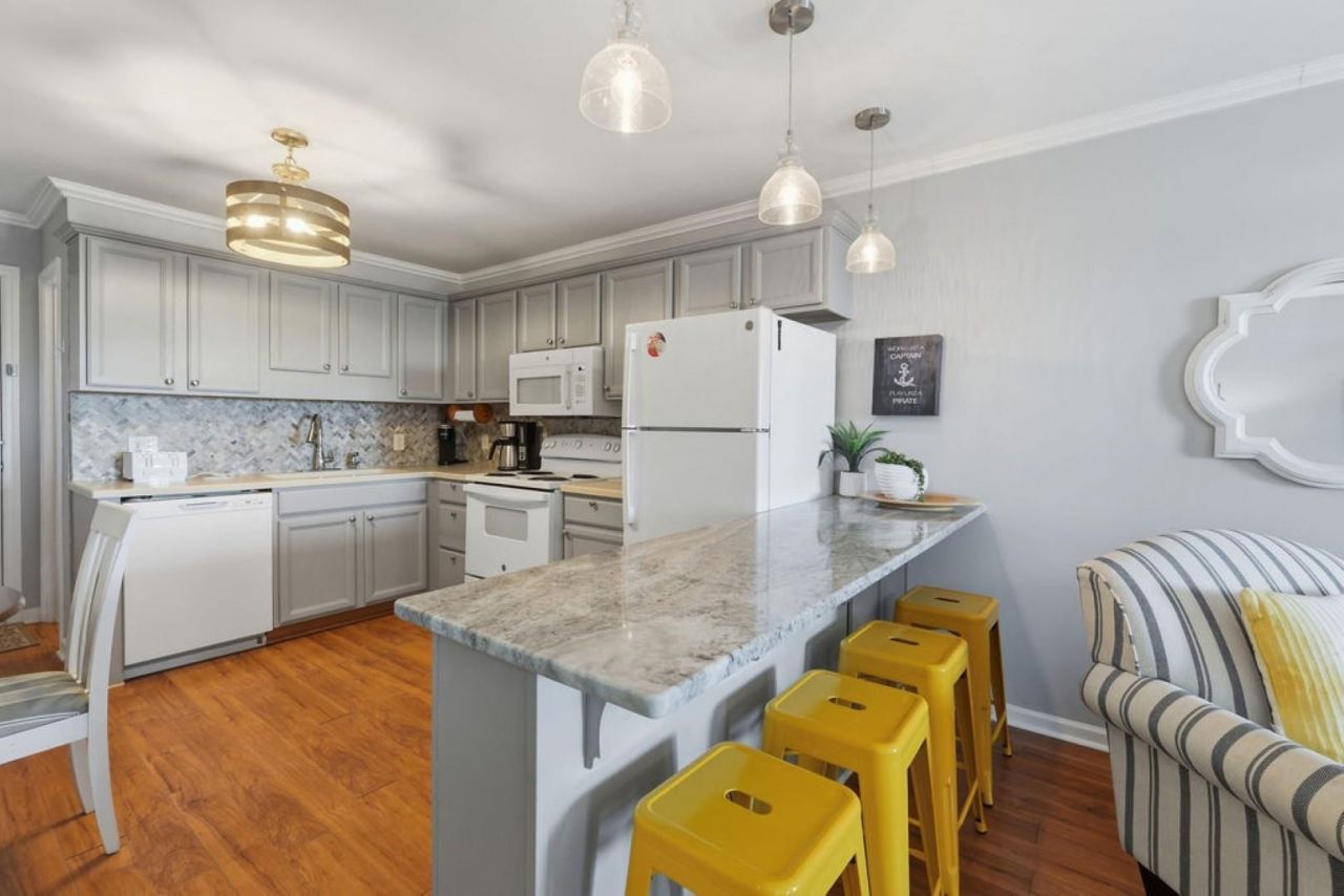 9670 Shore Dr. Photo 8
