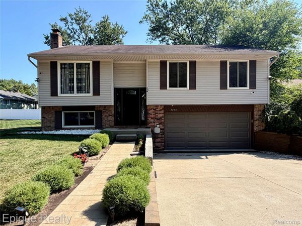 2876 Winter Drive , Troy, Mi 48083