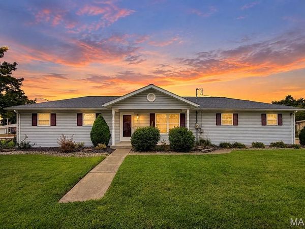 7 N 11th Street , New Baden, IL 62265