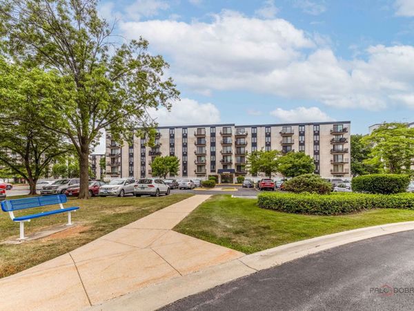 9118 W Elmwood Drive , Unit 1K, Niles, IL 60714