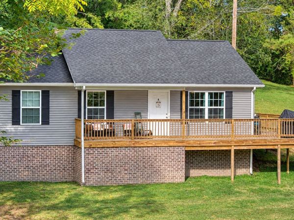 81 Spring Valley Drive , Scottsville, KY 42164