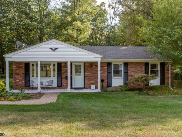 5 Deer Path, Holland, NJ 08848