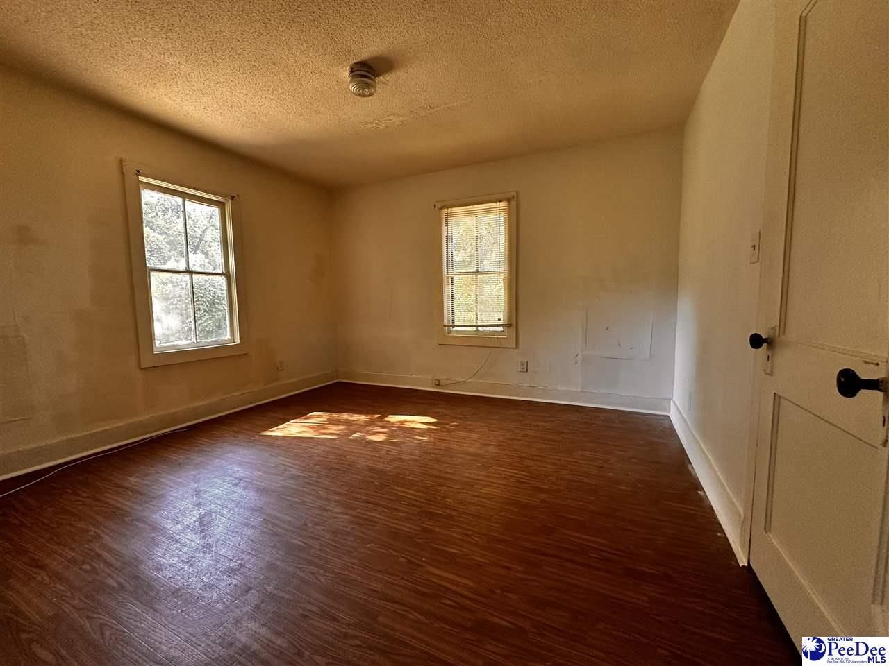211 E Brooks St Photo 5