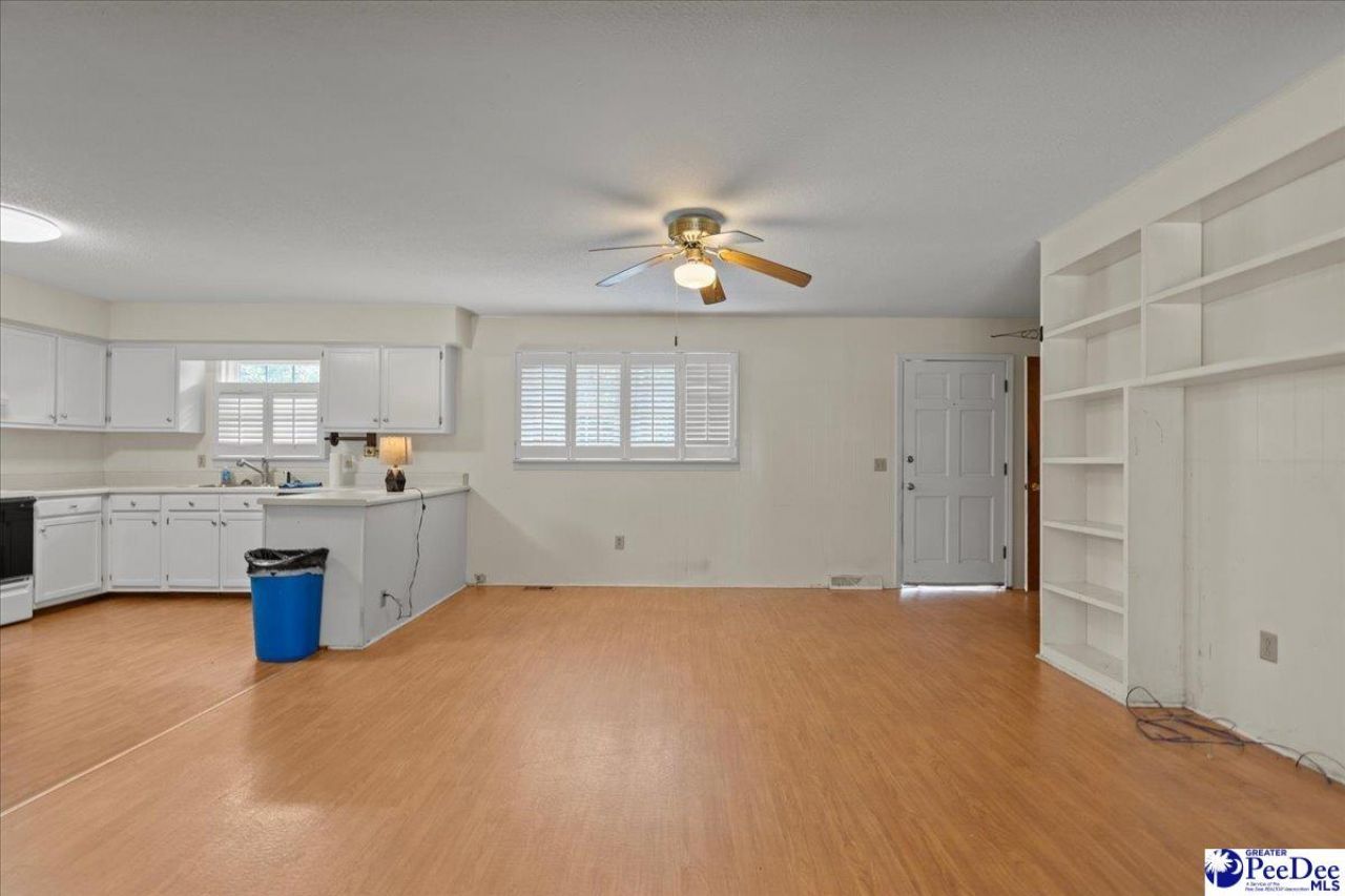 630 E Pigg St Photo 10