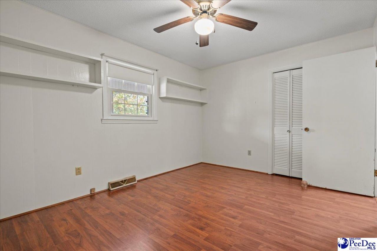 630 E Pigg St Photo 18