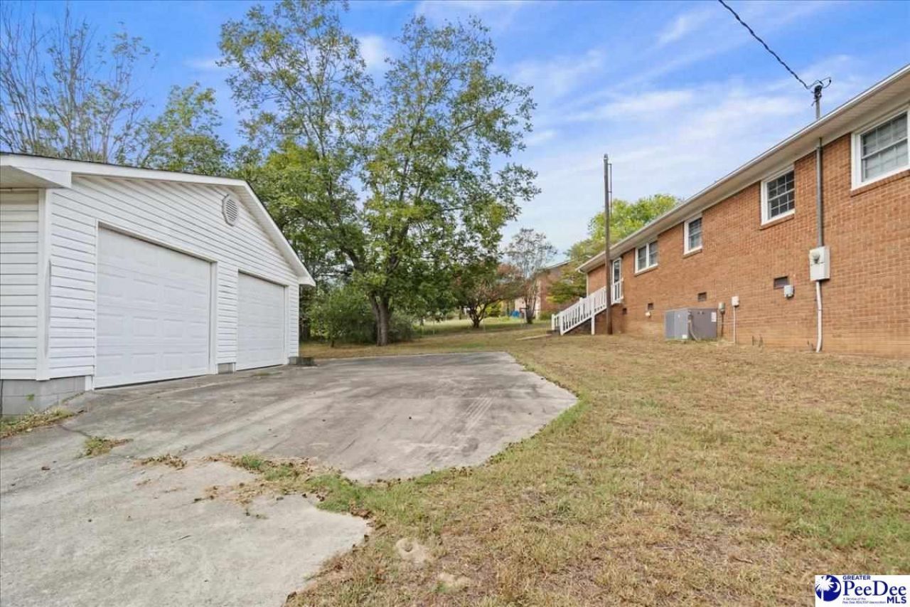 630 E Pigg St Photo 28
