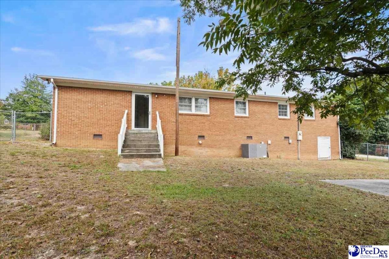 630 E Pigg St Photo 30