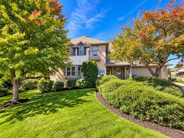 7561 W Tuckaway Pines Cir, Franklin, WI 53132