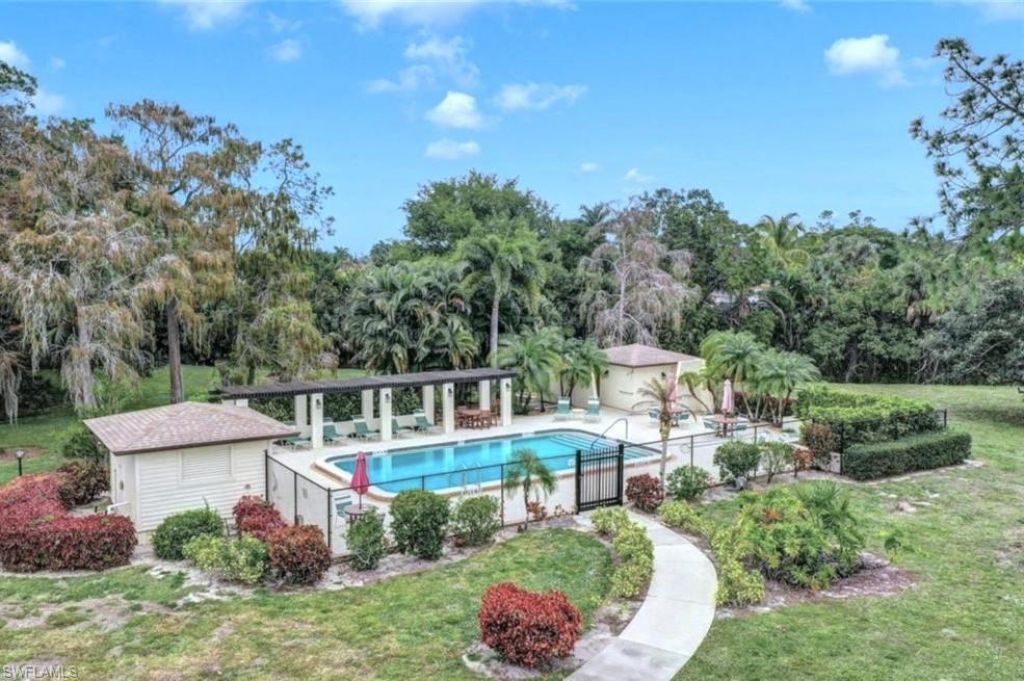 1009 Pine Isle Ln, Unit 1009, Naples, FL 34112 Photo