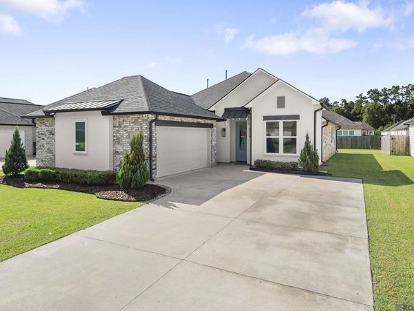 25240 Burlington Dr, Denham Springs, LA 70726