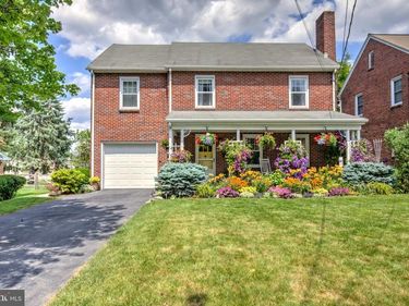 67 N KINZER AVENUE, NEW HOLLAND, PA 17557