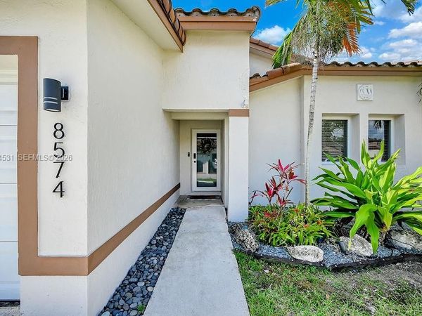 8574 SW 211th Ter, Cutler Bay, FL 33189