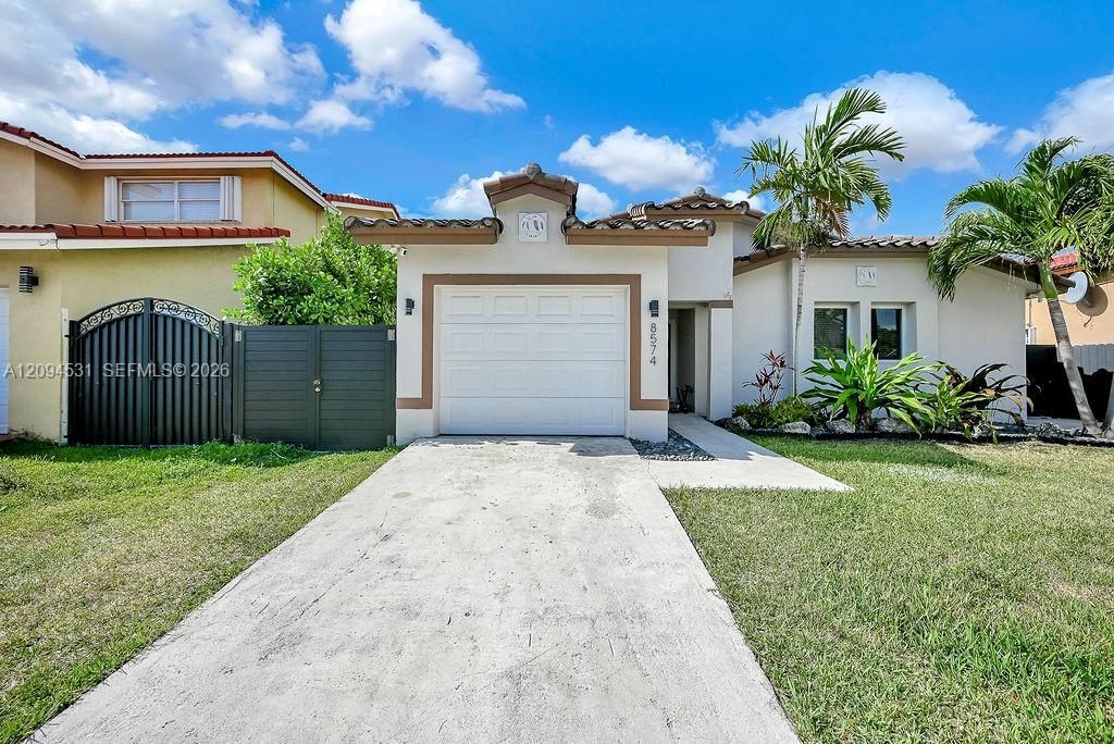 8574 SW 211th Ter, Cutler Bay, FL 33189 Photo