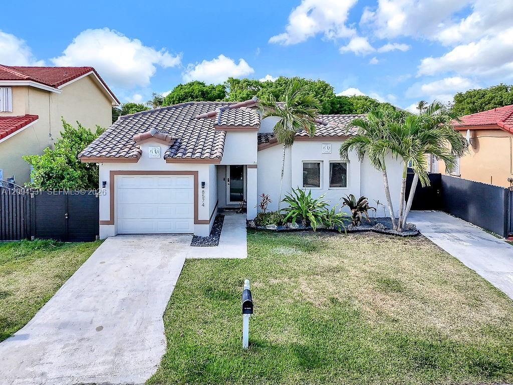 8574 SW 211th Ter, Cutler Bay, FL 33189 Photo
