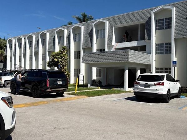 15900 SW 95th Ave , Unit 304S, Miami, FL 33157