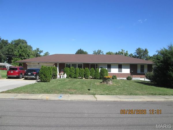10095 Thorpe Avenue, Overland, MO 63114