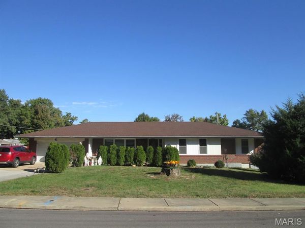 10095 Thorpe Avenue, Overland, MO 63114