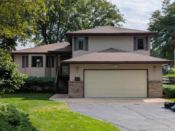 227 Lake Summerset Drive, LAKE SUMMERSET, IL 61019