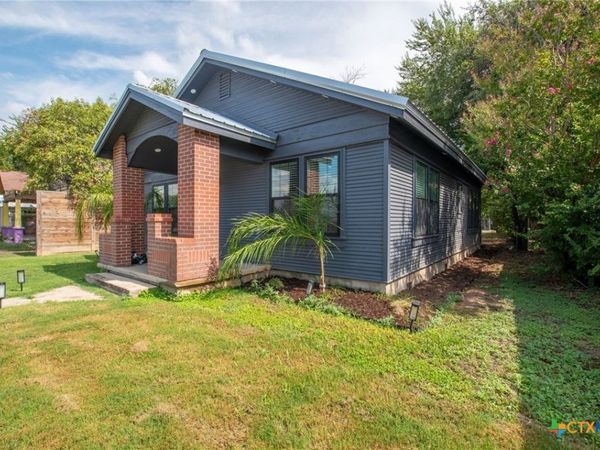 207 S Chestnut Street, Lampasas, TX 76550