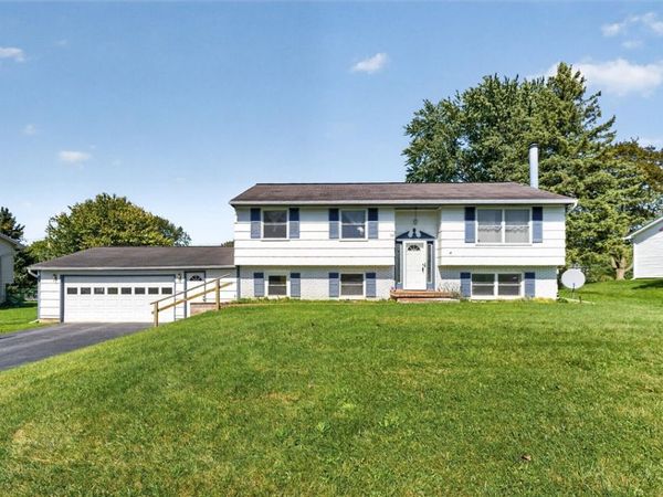 38 Kathy Drive, Pittsford, NY 14534