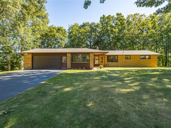 546 Crest Circle , Webster, NY 14580