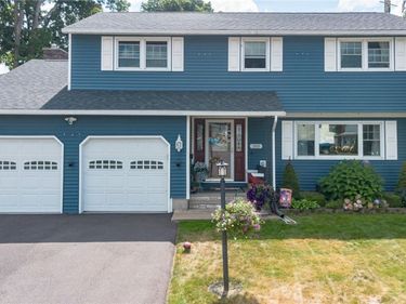 203 Riverdale Road , Liverpool, NY 13090