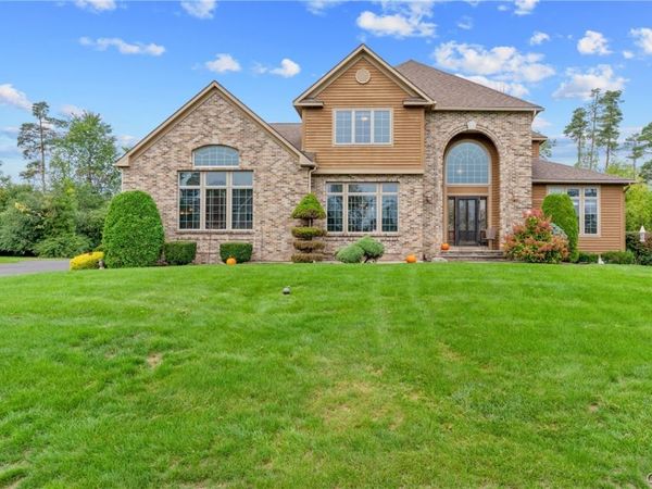 7705 Foxtail Pines , Liverpool, NY 13090