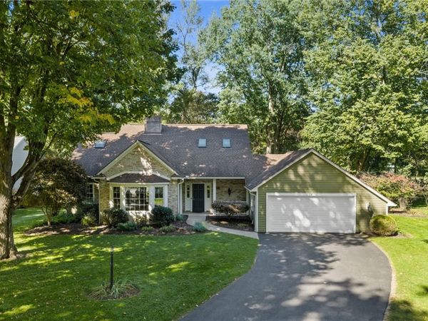 14 Shelter Creek Lane , Fairport, NY 14450