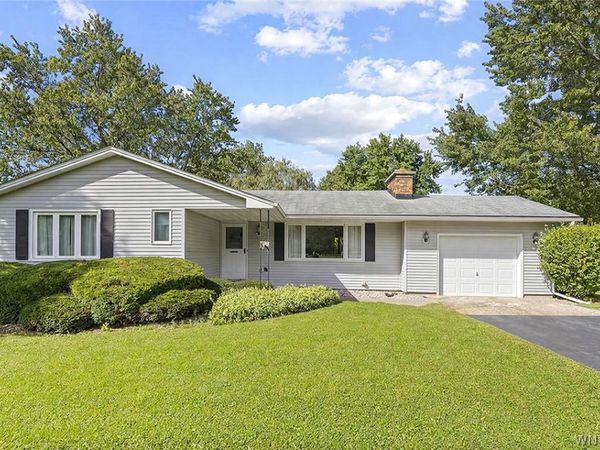 3588 Winchester Drive , East Aurora, NY 14052