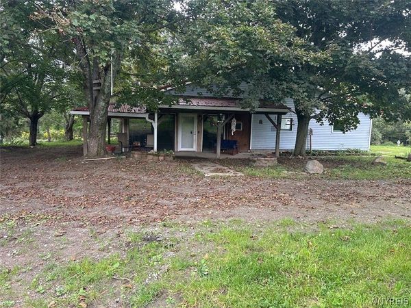 8352 Broadway Road , Gowanda, NY 14070