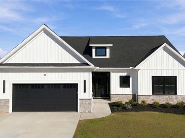 52 River Oak, East Amherst, NY 14051