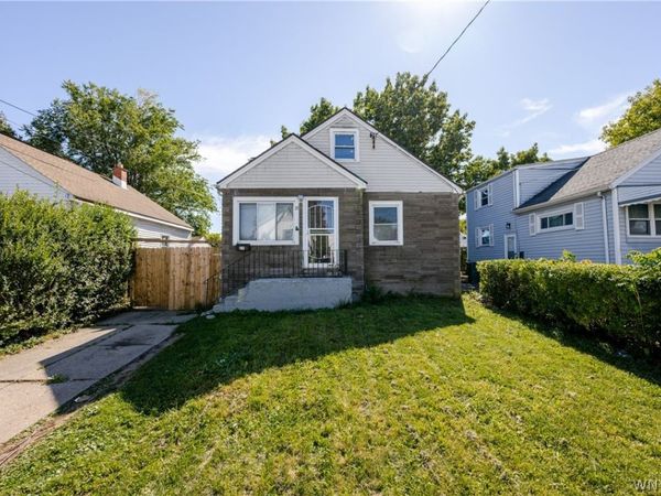 27 Hewitt Avenue , Buffalo, NY 14215