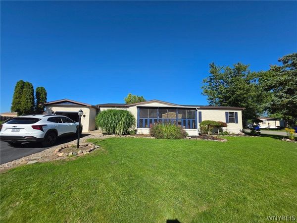 485 Evergreen Drive, Lockport, NY 14094