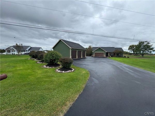 399 Center Road, Pennellville, NY 13132