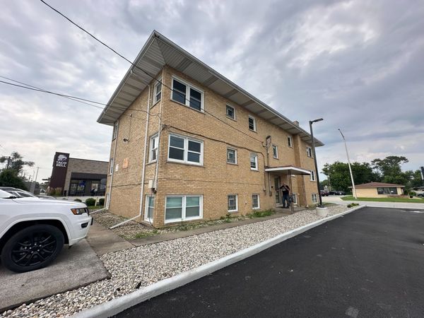 17933 Torrence Avenue , Lansing, IL 60438