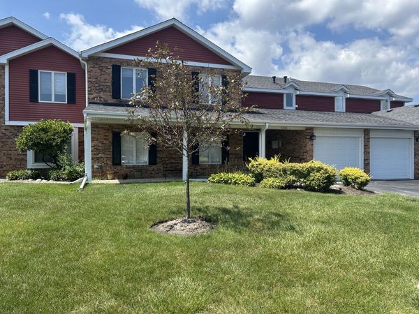 7236 Cottonwood Court , Unit A, Willowbrook, IL 60527