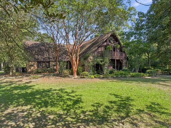 18511 Bay Ridge Ct, Baton Rouge, LA 70817