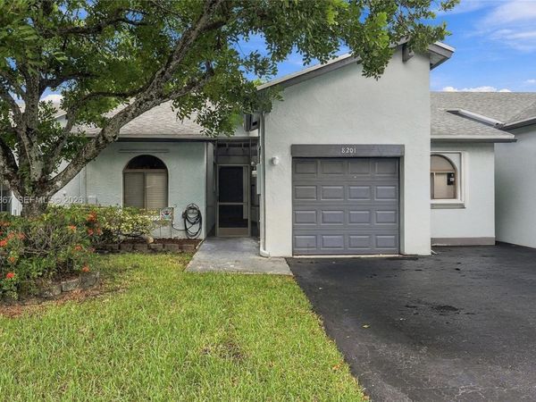 8201 NW 100th Ln , Tamarac, FL 33321