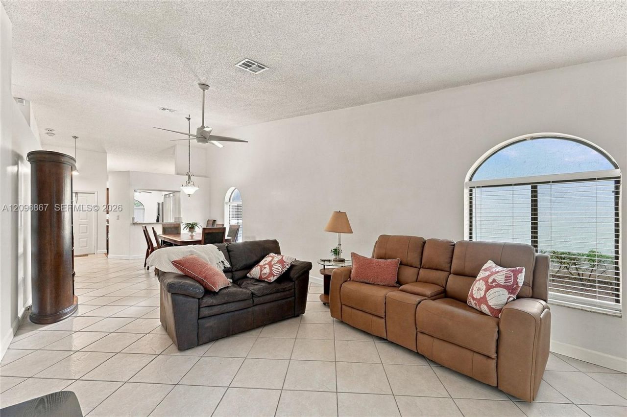 8201 NW 100th Ln , Tamarac, FL 33321 Photo