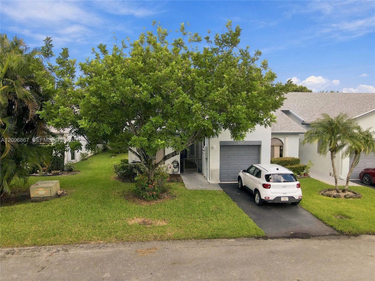 8201 NW 100th Ln , Tamarac, FL 33321 Photo