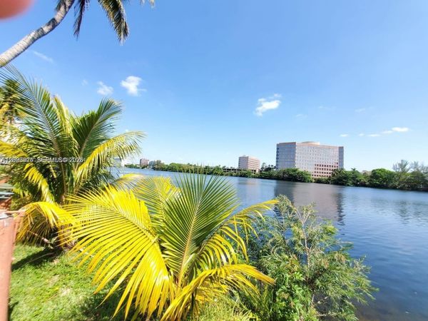 5199 NW 7th St , Unit 101, Miami, FL 33126