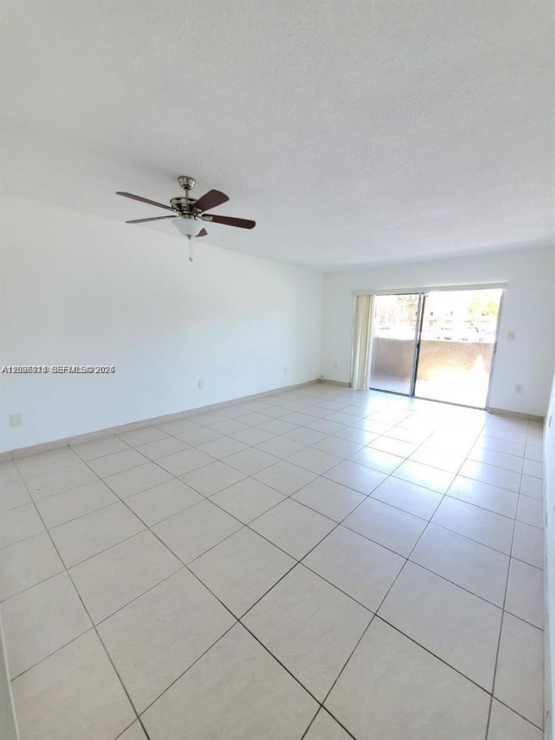 5199 NW 7th St , Unit 101, Miami, FL 33126 Photo