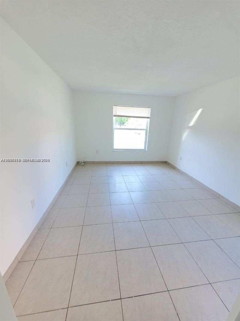 5199 NW 7th St , Unit 101, Miami, FL 33126 Photo